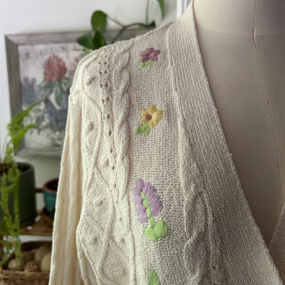 Zara Cream and Purple Jersey with Floral Embroidery - Picture 3 of 8